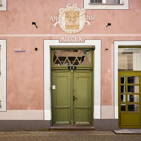 Amazing Old Town Apartment *
